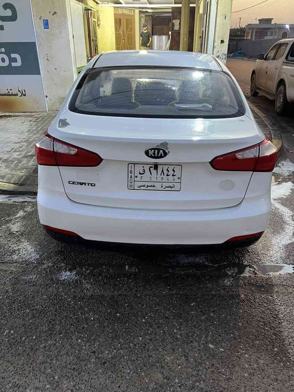 السلام عليكم 
للبيع كيا سيراتو مديل 2014
ماشية 155 الف 
السيارة جاهز كير مكينة طخم تاير حداد 
بيها مكانات صبغ موجود صوره السونار بلمنشور
السعر 118 
رقم بصرة تحويل ثاني يوم
مكان السيارة البصرة الطويسة
***********
