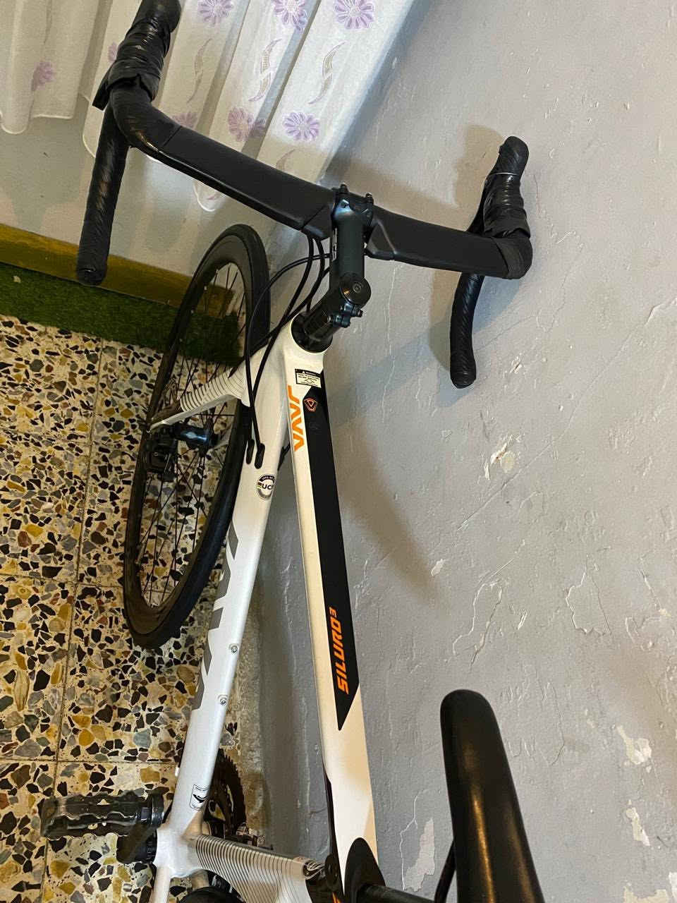 سلام. عليكم. البيع دراجه رود سباق من مار جافا إيطاليا 🇮🇹غنيه عن تعريف حديثه 🚲👌
دراجه. نظيفه. نظافه. (95‎%‎ )
ماشه دراجه. كاربون. فايبر بل كامل. 💯
ستيرن. دراجه. كاربون  فايبر دفن. بل كامل 💯
بوري سرج. كاربون فايبر 💯
بريك خلفي بل. كامل. دفن. 
بريك. امامي بل كامل دفن. 
كير خلفي. دفن بل كامل. 
كير امامي بل كامل دفن .
وياله دراجه. امامي خلفي المنيوم. بل كامل. 🇮🇹👌
دراجه. فريم. المنيوم فقط. مخفف. وحديث 💯
بريكات. امامي. خلفي. دسك. ☑️
مكينه. اماني من ماركه. جافا. إيطاليا 🇮🇹 
سستم. دراجه. سورا.  شيمانو غني عن تعريف☑️
مكينه. دراجه. امامي. جديده. 
ومكينه خلفيه. جديده . 
وزنجيل. بيسكل. من ماركه. شيمانو 
وصوت في بطيخه 👌
زوج تايرات. جديده 💯
فريم عريض مظلع بل كامل ✔️
صوت ويل خلفي ابو ونه 😉💯

الاستفسار خاص 
او رقمي  ***********☎️ 
يوجد توصيل. جميع محافظات العراق 🚚🇮🇶
