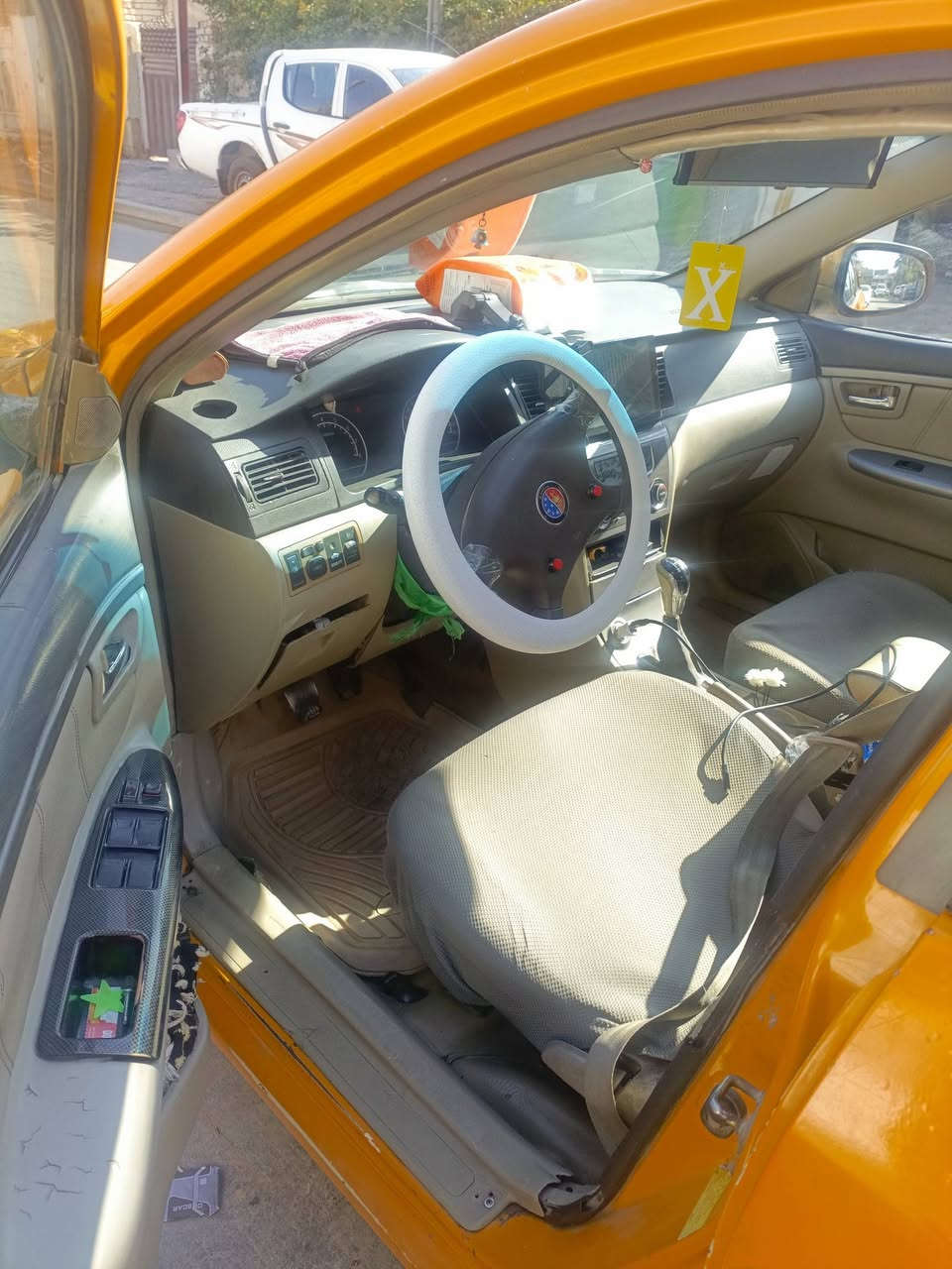 سلام عليكم موبل ١١
 بغداد دولي بسمي هزه جديده 
مصفره خط وبحث وهيئه 
تكمها شواصيها الغودها حوضها كل نضيف وبدون ضرر بيه تكحيل صبغ 
مكينه كير ١٨٠٠  لاتبخير ولاتنقيص 
تبريد خير من الله 
كهربائيات كلها شغاله بلاديه 
لايت عالي ناصي زنون 
دوشمه وكاعيات جدد داخلها نضيف 
تايرات جدد مكاني بغداد الدوره 
السعر 40 ورقه 
الاستفسار على الرقم ***********
