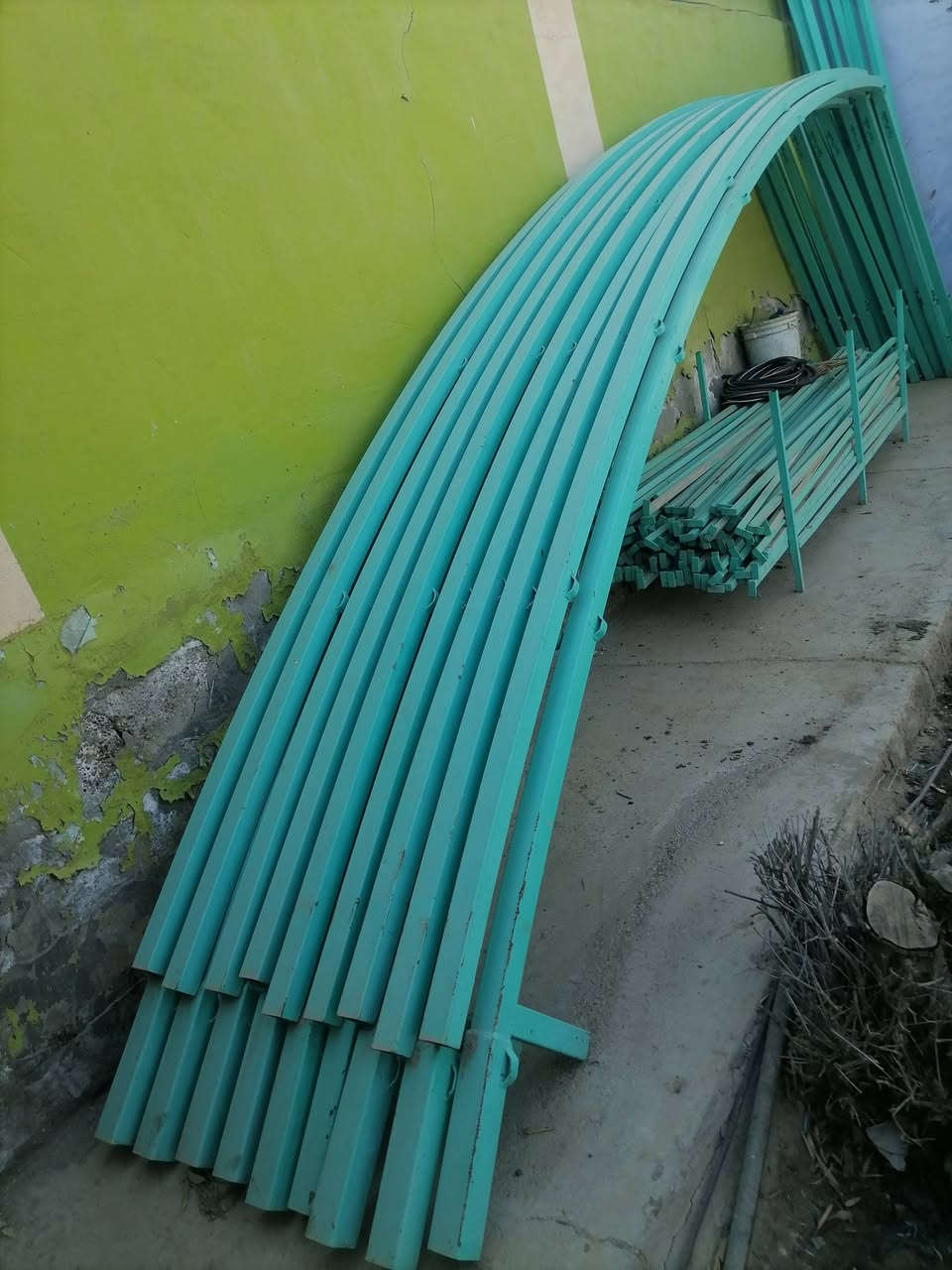 يوجد قاعه نظيفه جدا ٩ قوس قماش و حديد بغداد *********** سعر ٣ مليون
