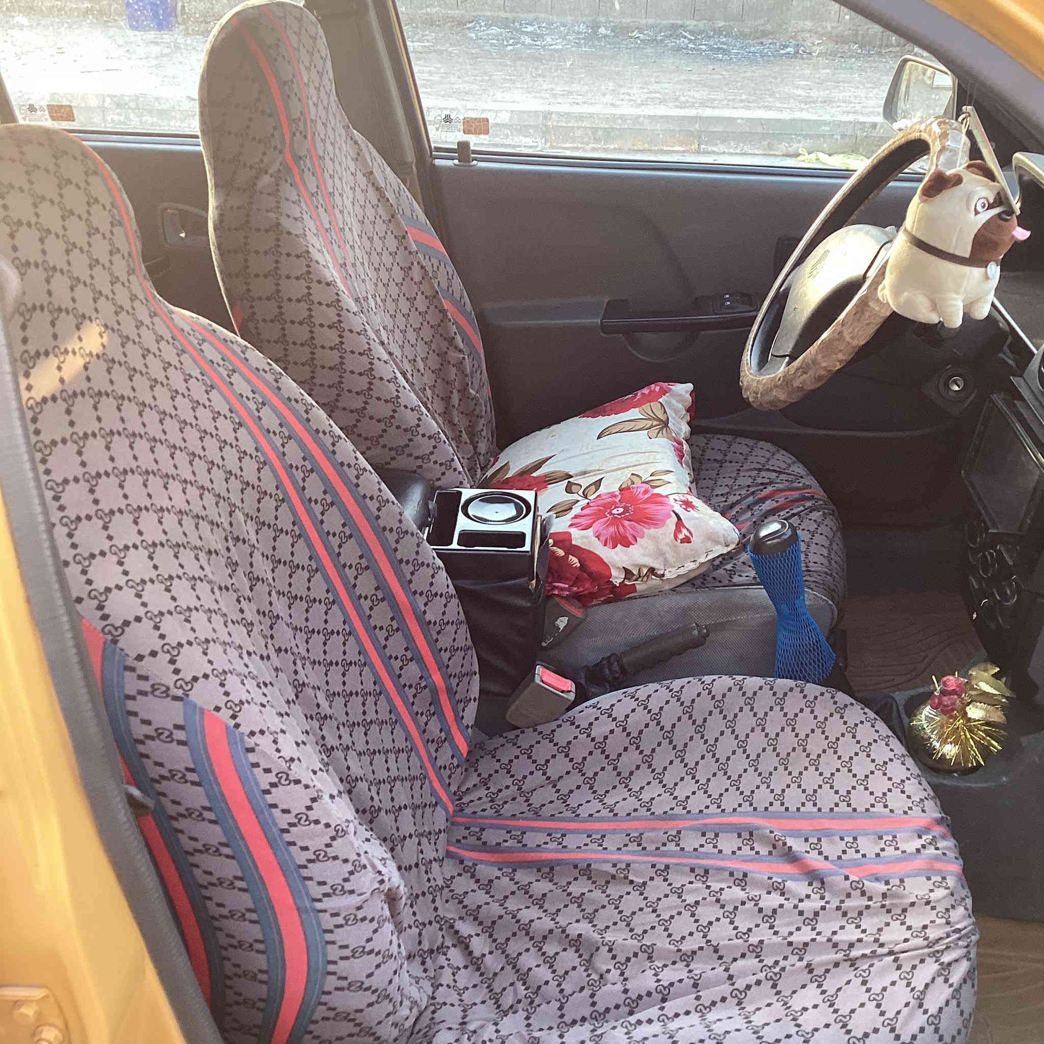 سلام عليكم ورحمة الله وبركاته 
سايبا للبيع موديل 2017
مكينه وكير نضيفات حداديه كذالك تمام 
دوشمه كشنات كهربائيات شغاله كلهن 
تبريد ثلج 
سنويه ساقطه من 2021 
وعليها هيئه 400 
السياره الله شاهد معمره من كلشي ومرتبها 
مكاني بصره فاو
السعر 25 قفل 
رقمي ***********
