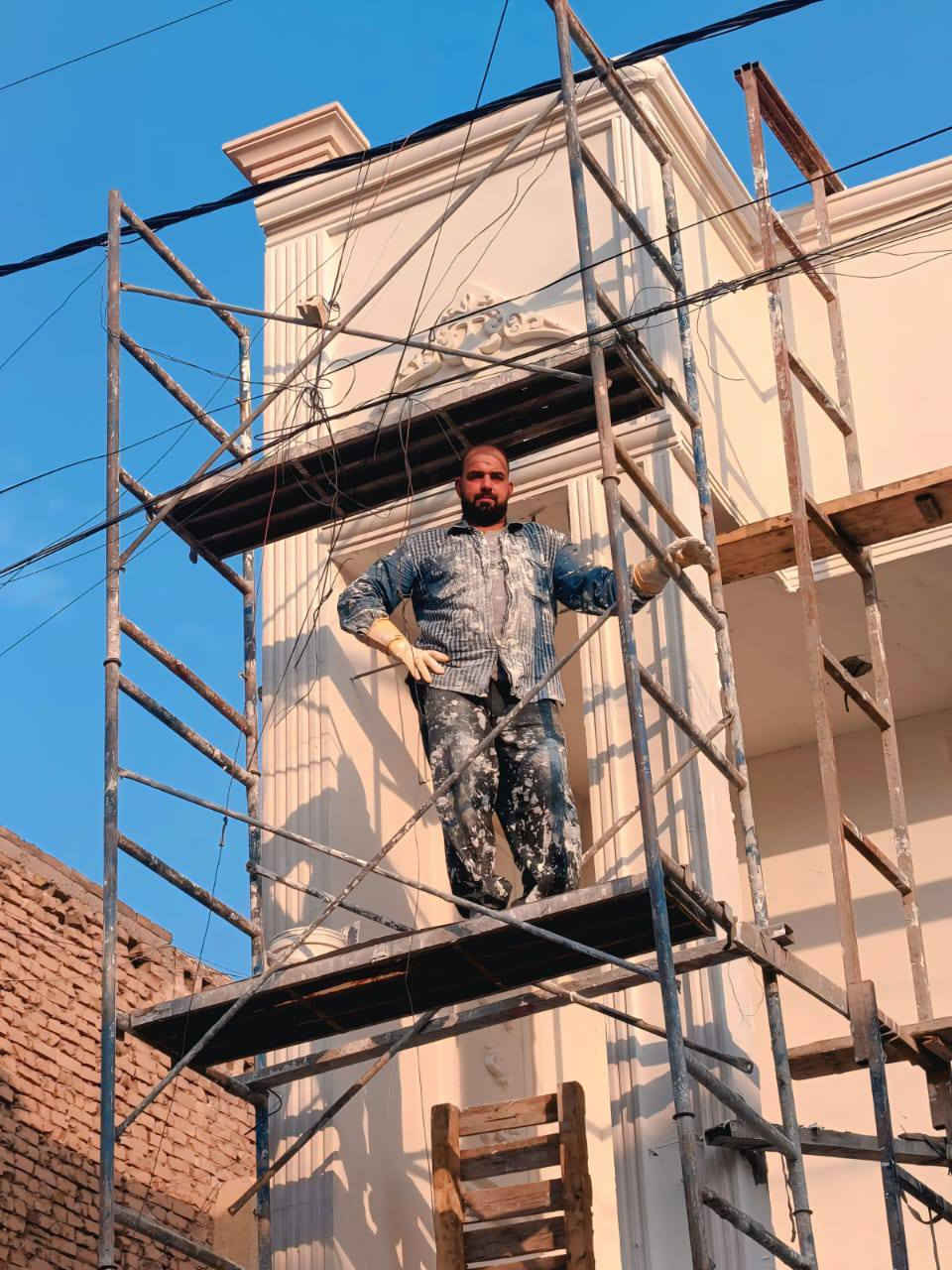 السلام عليكم
خلفة لبخ ونثر و واجهيات 
شغل درجه اولى، متفرغ للعمل، ال يحب يتصل ***********
او يتفضل خاص.
