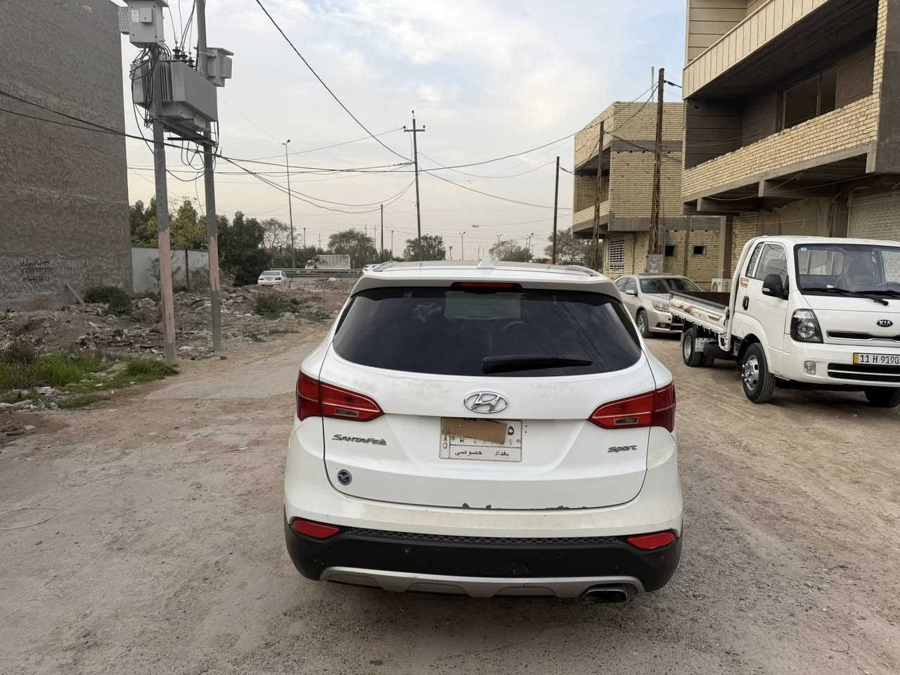 سنتافيه موديل 2013
وراد امريكي جاملغ امامي مصبوغ+الخالفي مصبوغ
سياره فول موصفات واحد على واحد
4سلندر
سنويه غير صاقطه 
كشنات كهربائيه تدفئه
بونراما***********
رقم الاماني بغداد
موقع السياره بغداد الغزاليه
