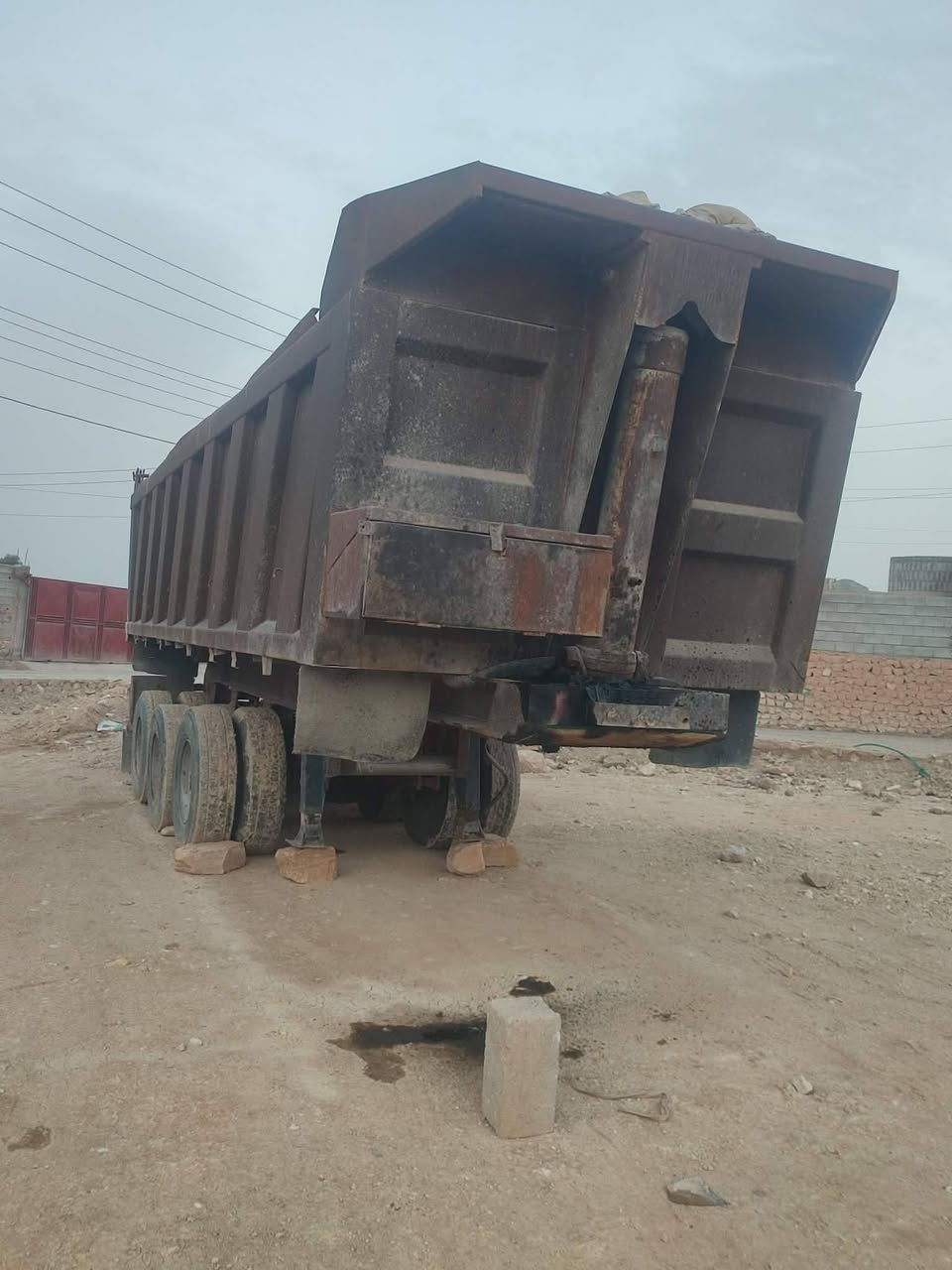 سلام عليكم نساف للبيع تكعب 28متر  مكانه الانبار القائم اي استفسار اتصل عل رقم  ***********
