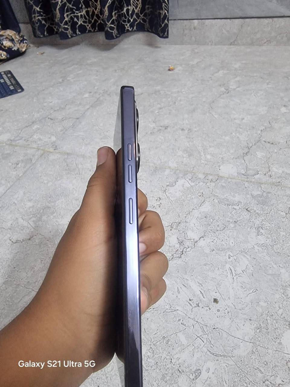 السلام عليكم موبايل تكنو بوفا 6 برو 5g ما بي شخطايه وحده وشاحنته 70w اصليه وكفره الاصلي وكارتونته ويا للبيع او مراوس بgt20برو ***********

