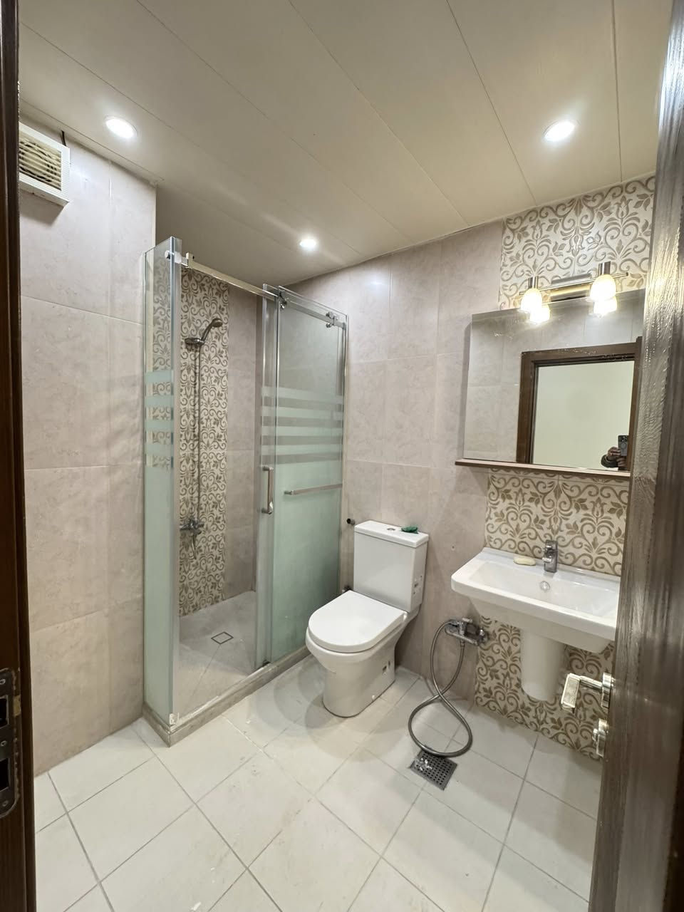 🌷#عرض_جديد_ورقي🌷
🌷#دارللبيع_في_اربيل

🌷في مجمع #اوزال_ستي

🌷#ملاحظة_لدار_سعر_مناسب في هذالمجمع

🌷مساحة الدار 172م يتكون لدار من (3) غرف نوم 

🌷وصالت عدد (1)ومطبخ #مجهز-بلكونترات

🌷وكراج وحديقه 

@@@@@@@@@@@@@@@@@@@@@@@

للمعلومات اكثر 
***********☎️
***********☎️
***********☎️
شركة باغى لاوان للاستثمار العقارى في اربيل
