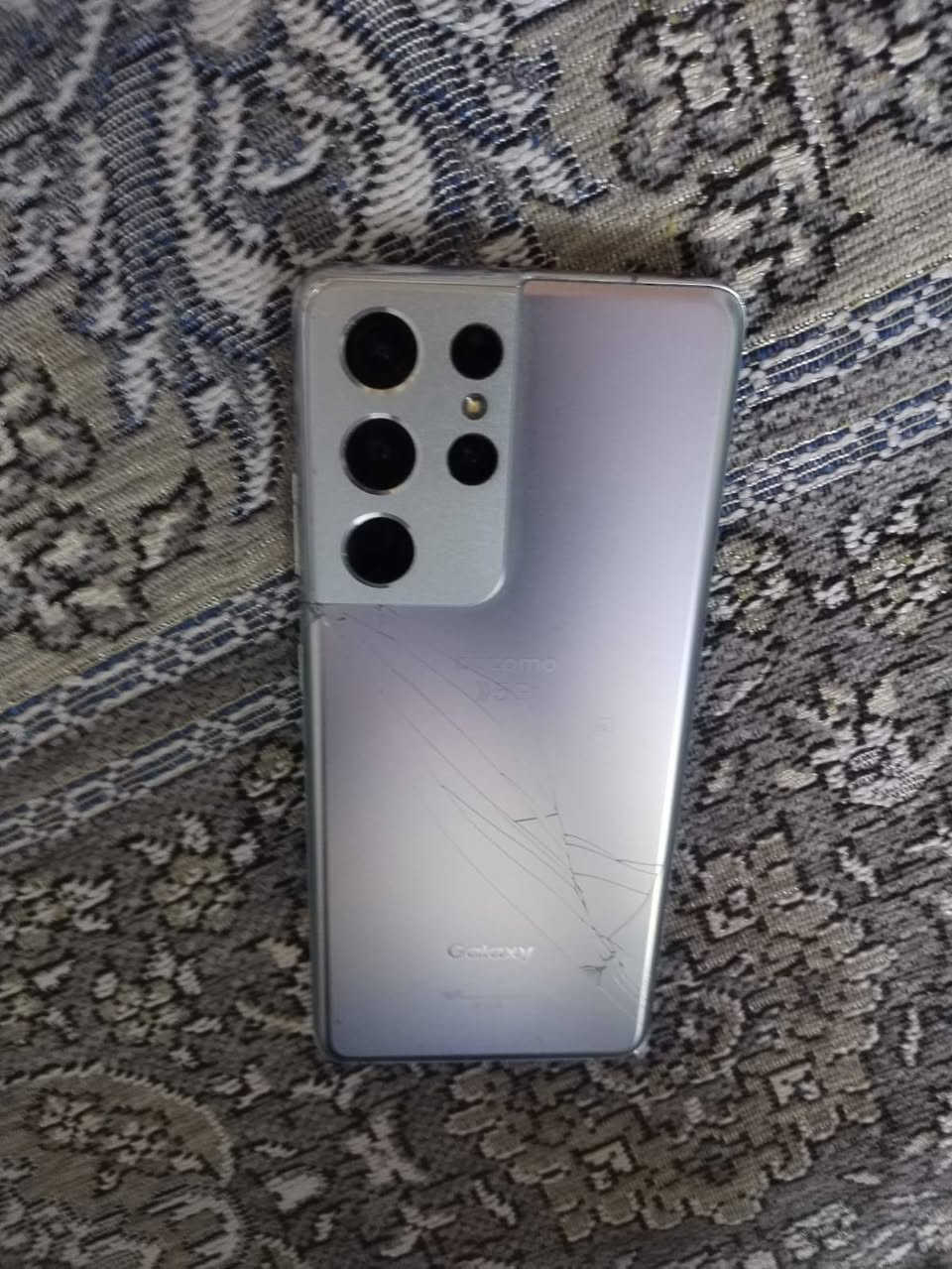 من رخصة الادمن جهاز اس ٢١ الترا ذاكرة ٢٥٦ رام ١٢ الجهاز على وضع الشركة بصمه شاشه اي سيم كارت يعني خط واحد او شريحه الكترونية تدعم ٨ خطوط الجهاز بيه كسر خارجي بالظهر غير بارز السعر ٤٠٠ الف كركوك *********** الاتصال وات ساب
