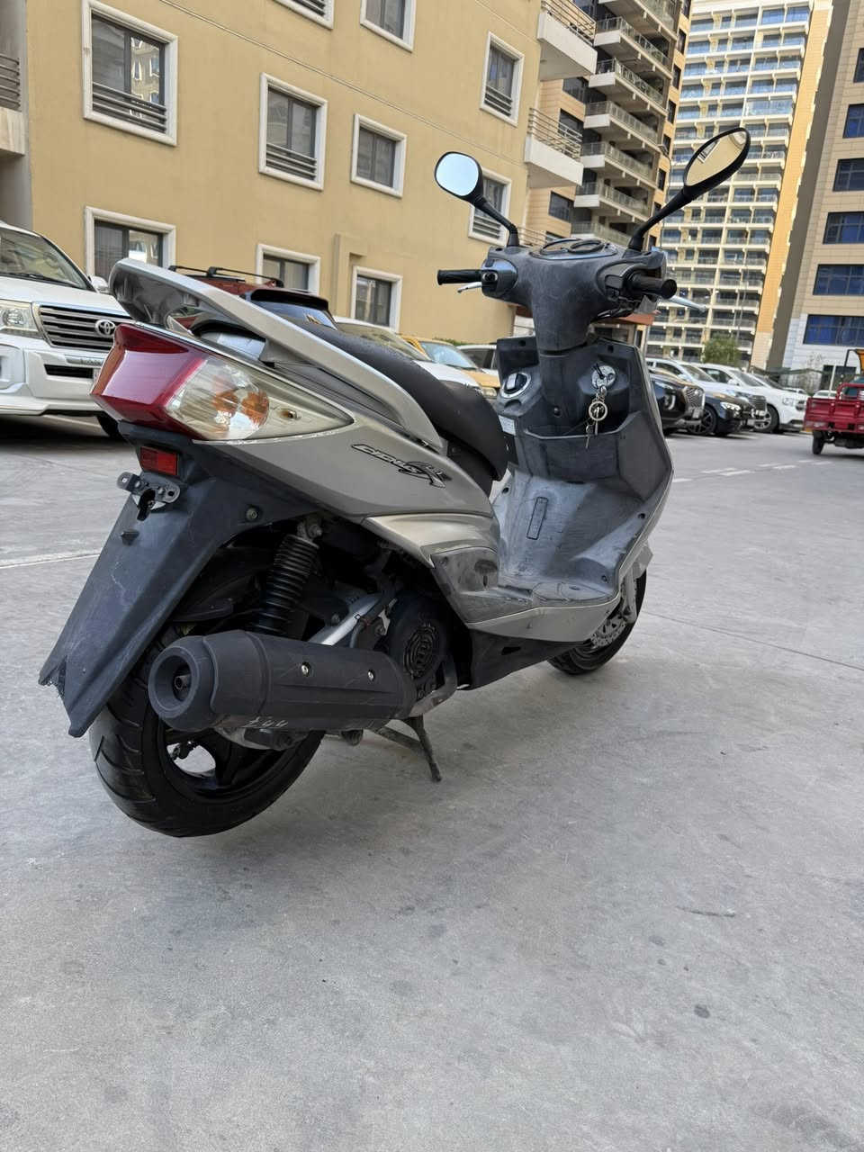 السلام عليكم شباب 
دراجه سكنس فحل ياباني مال رمبه مكفوله كفاله عامه كهربائيات ومكينه وكلشي مكاني بغداد اعظميه سبع ابكار السعر مليون و350 الف دينار وبيه مجال بسيط الشراي يتصل***********
