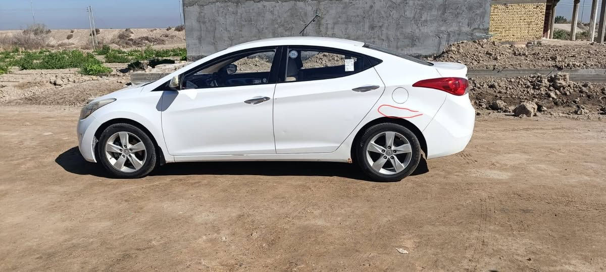 السلام عليكم 
النترا مديل 2014  مكفوله من الضربه والصبغ 
ماعدا رشه يم قبق البانزين موضحلك بالصور 
جاهزه تبريد تدفئه تخم تاير 
شرط السونار 
سياره ماناقصها شي أنكر سويج وطلع بغداد 
السعر ١٢٠ ورقه وبيها مجال شي قليل 
مكانها قضاء المدينه الأتصال على الرقم ***********
شرط التحويل
