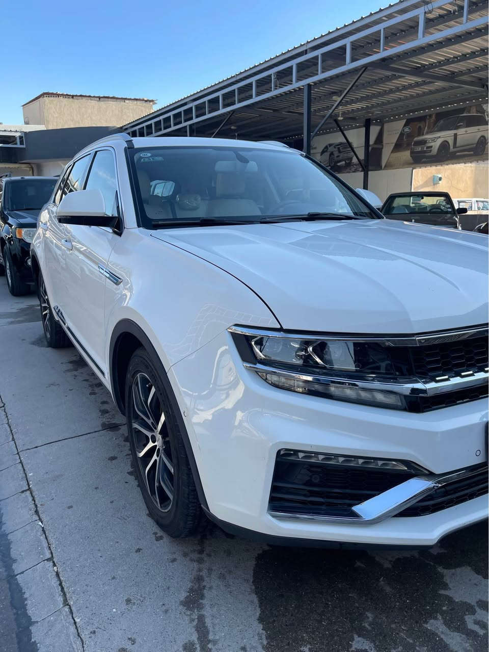 DOMY  X7 2019
 بیع او تراوس
بۆ فرۆشتن و گۆڕینەوە بە سەیارەیەک بەدڵم بێت
فوول فوول مواسەفات بۆیاخی نییە ساردی نییە
بەسمە دەرگا بەسمە پانۆرامە شاشەو کامێرا
لایت لید بلاجیکتۆر لید ڕاداری پێشەوە ودواوەو لاتەنیشتەکان هەر ٤ دەرگاو سنوقی شەفت بەسمە کوشن کارەبا ئۆتۆ هۆڵد برێک بەسمە تراکشن ٤ جۆر مۆدی لێخورین مەکینە ٢٠ی تۆڕبۆ گێڕماوس گێڕ سەر سوکان شاشە ئەلیکترۆنیسوکان ڤۆلێۆم تەحدید سرعە eco کار پلەی لیدی داشبڵ و بەر پێ ٣ ڕیز کوشن مەرکەزی کوشن هیتەر و جلد کوشن و ناوی سپی ونیلی تەقەڵ زۆر زۆر مواسەفاتی زیاتر.
گێڕو مەکینەی بە شەرت 
سەنەوی بەسەر چووە 
تەحویل و غرامە بەشەرت
نرخی ١٦٠ گەڵاو کەمێک مەجال
سلێمانی:
***********
*********** السليمانية, العراق
