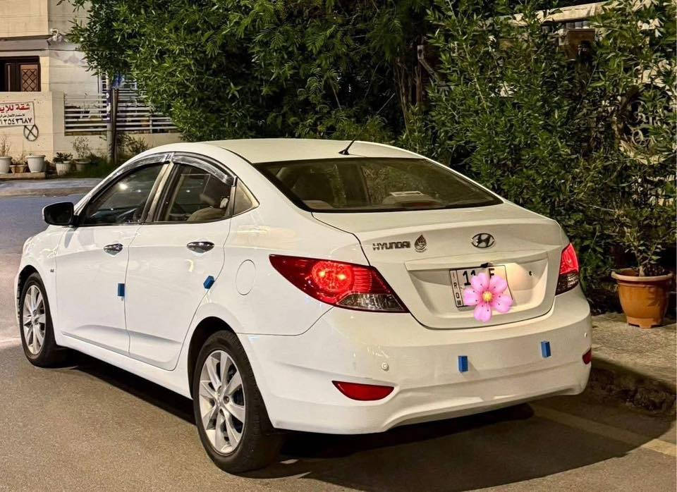 اللبيع أكسنت خليجي  بسعر 85 ورقه وبيها مجال بسيط
الموديل 2013

مكفوله من الصبغ والضربة

تحكم ستيرن

محرك 1600

ويل گب گروم

أشاير بالمري 

تبريد ثلج

تايرات جديدة

ماشية 80 حقيقي

سياره جاهزه وأستعمال شخصي

بأسمي رقم بغداد الجديد تحويل ثاني يوم

مكان السياره بغداد اليرموك اربع شوارع

رقم الهاتف /***********
