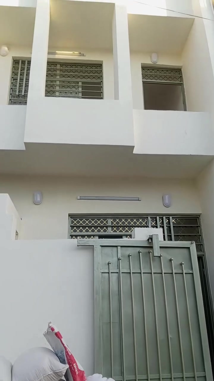 عرض 🔥 مشتمل للبيع في دوانم المعمل مساحه ٥٠متر واجهه ٥ونزال ١٠ طابقين في الطابق الاول مطبخ واستقبال حمام منور صحيه خارجيه وفي الطابق الثاني غرفة منام وحمام سعر ٣٤وبي مجال بسيط اتصال او واتساب ***********
