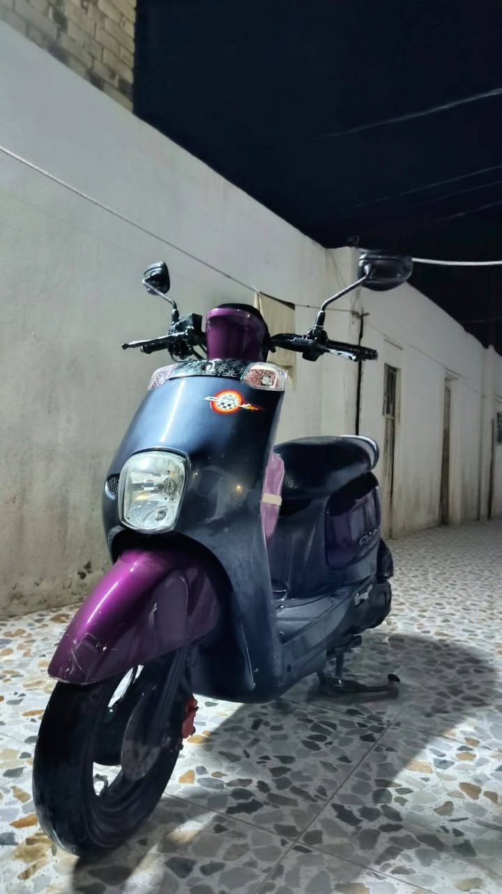 السلام عليكم
ماكس بوليسي حديث (ياباني أصلي مو صيني ) موديل 2015الدراجة مكفولة وجاهزة استخدام جداً قليل 
رايدها ب1250وبيها مجال للشراي 
مكاني بالتاجي الدور حي الحسن العسكري وكيلها حسين تيني بالسدة ووصل المعرض موجود
للاستفسار الاتصال على الرقم ***********
