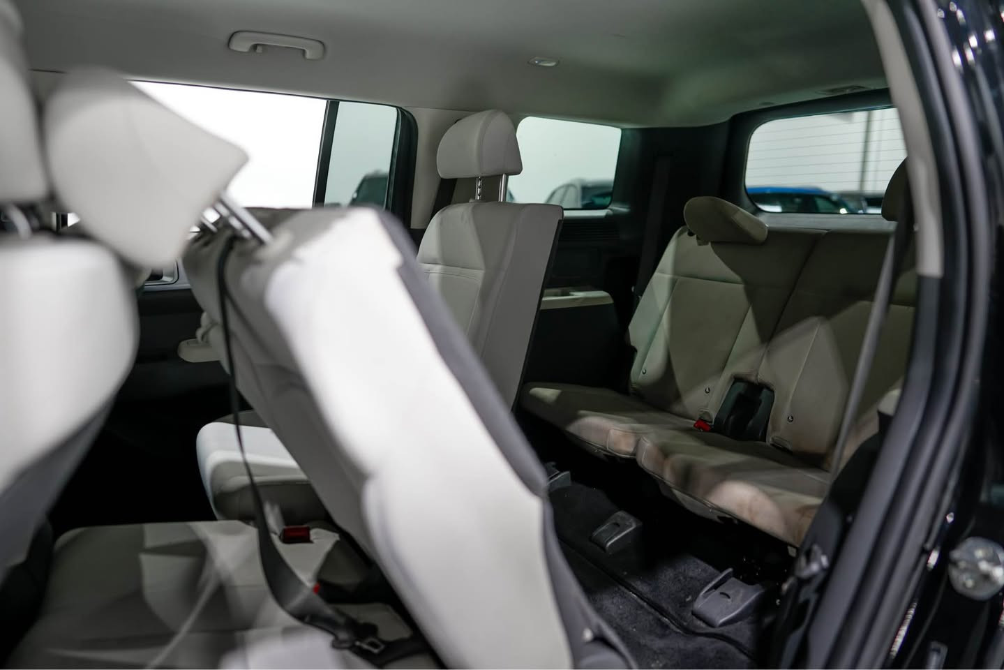 Hyundai santafe 2024 
رقم کاتی 
ماشی ٣٤ الف 
بیها ٢ قطعە صبغ 
بدون داخل 
بدون ارباگ 
مکان سیارە اربیل 
شرکە فیرست موتورس 
سعر ٢٢٨ ورقە 
***********
*********** أربيل, العراق
