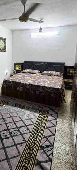 غرفة للبيع بعدهة نضيفة وجديدة سعر ٣٥٠ للاتصال رقم ***********
