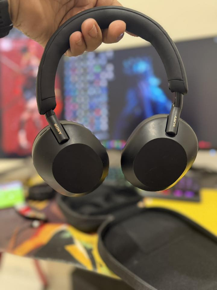 للبيع سماعات أصلية نظافة 95٪
🎧 Sony XM5 225 الف
🎧 Sennheiser Momentum 4 290 الف

استخدام خفيف، كلشي تمام.
. تواصل خاص 
***********

