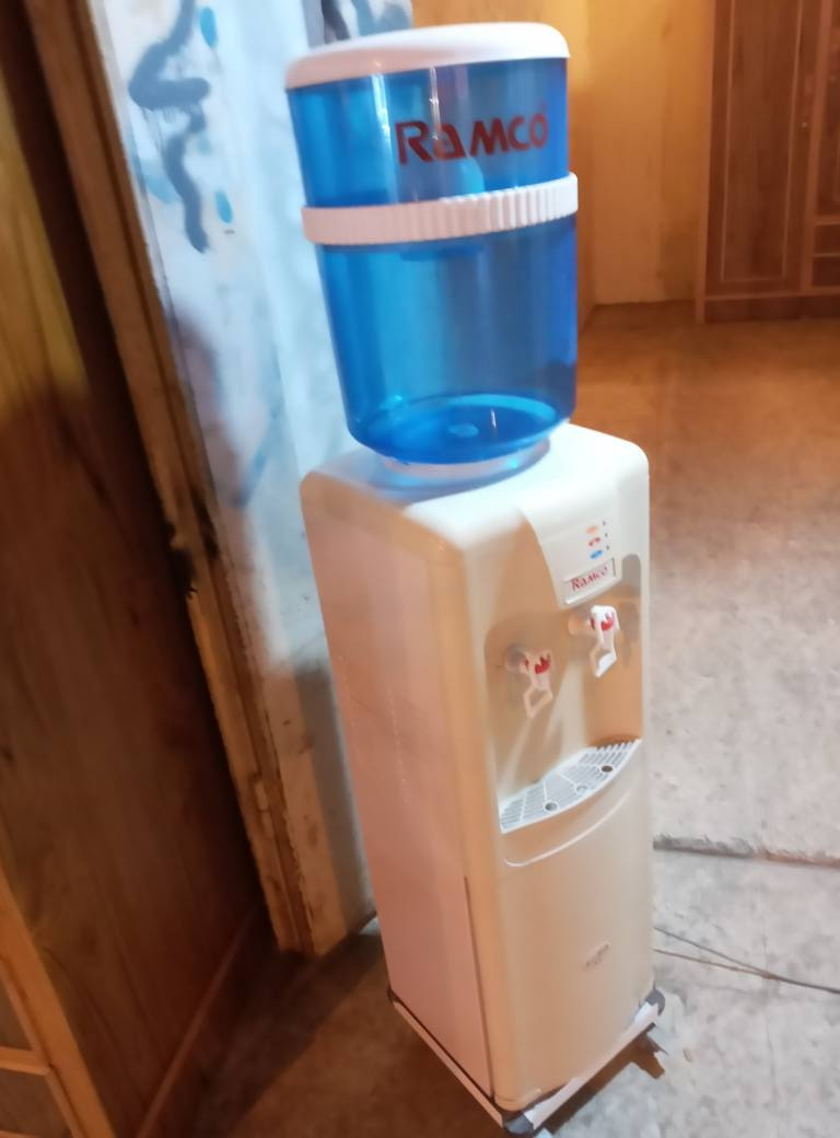 ثلاجه ماء رامكو شرط الانضافه السعر 75 العنوان حي الحدباء خلف مرطبات البحرين ت*********** موصل, نينوى
