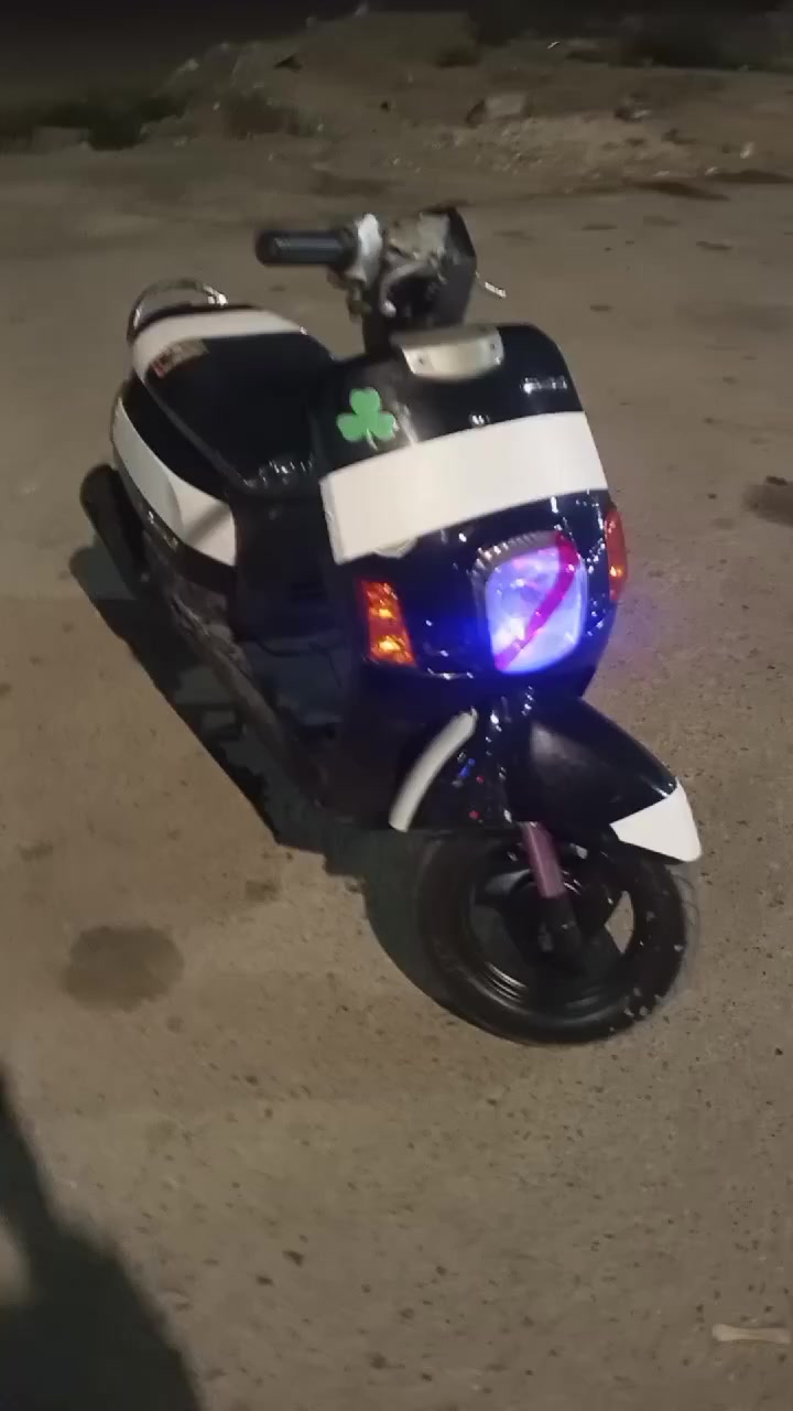 السلام عليكم درجة ماكس بوليس بوشة 49درجة كاملة كهربائيّات كل شغال دراجة سلف هندر كل   شغال شلعة ومعدل فول درجة ماناقصهة اي شي دراجة مال جناي تزويد دبلات مكان ديالى بعقوبة التحرير ***********سعر 575بيهة مجال
