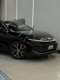 رقم بغداد الجديد TOYOTA CROWN مواصفات Limited  واحد على واحد  السياره ...