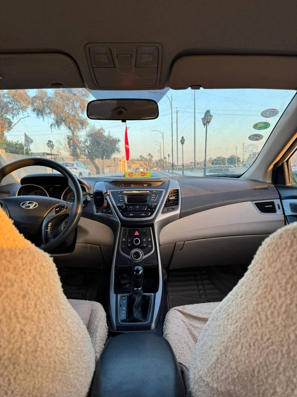 سلام عليكم
الانترا موديل 2014خليجي 
رقم قادسيه مامنتهي سنويه بعدهي 
مكينه توني شاده صاري يومين طابكوا 
تبريد شغال 
حداديه 100٪
تخم تاير جديد 
السياره بيه ضربه جهه السايق وبيه بارد بلقماره 
مكان السياره السماوه الرميثه 
السعر 94بيه مجال 
مال جناي 
رجا رجا رجا بس شراي يتصال 
***********
