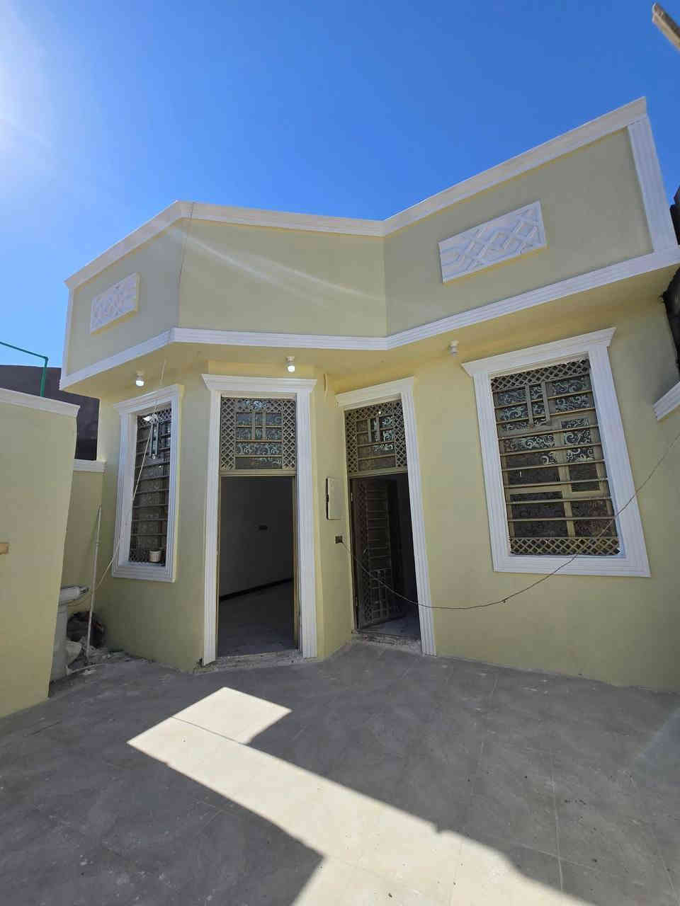 سلام عليكم بيت للبيع
المساحه 140 متر 

طابو زراعي سند 25 مكاتبه وكاله مكاتبه نسخه من الطابو 

يحتوي البيت على 2غرفه نوم و صاله

 ومطبخ 

وصحيات 

وكراج ..حديقه

جميع الخدمات متوفره 

العنوان

ابي الخصيب ابو كوصره 

السعر58 و بي مجال للاستفسار

المرسلة على ***********
