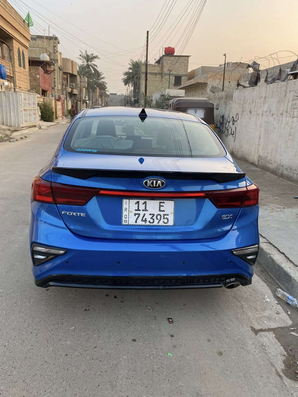 السلام عليكم 

فورتي 2021 امريكي 
 
مكينة 2000 دوش گير AT المرغوب 

حدايدية جديدة تخم تاير ستوني شادة 
حادثها بنيد ومعدل 
مكان السيارة بغداد 
 السعر 135 $ وبيها مجال للشراي 
***********
