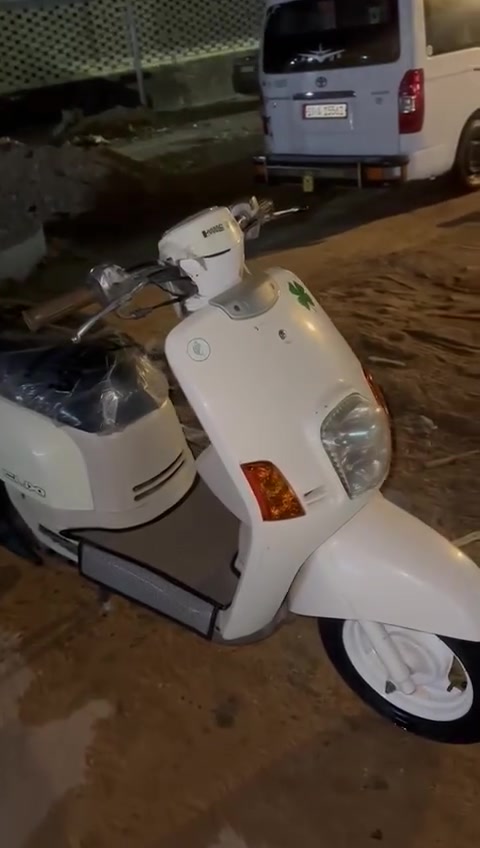 للبيع بوليس داخل كريمي درجه ختم واحد مكينه خير من الله خرسهه تجي وشوف بعينك درجة مامتعوبه عل حال الحاويه مويلها٢٠٠٨ شراي يدخلي خاص او يراسلني واتساب هاذ رقمي*********** مكاني نجف الاشرف
