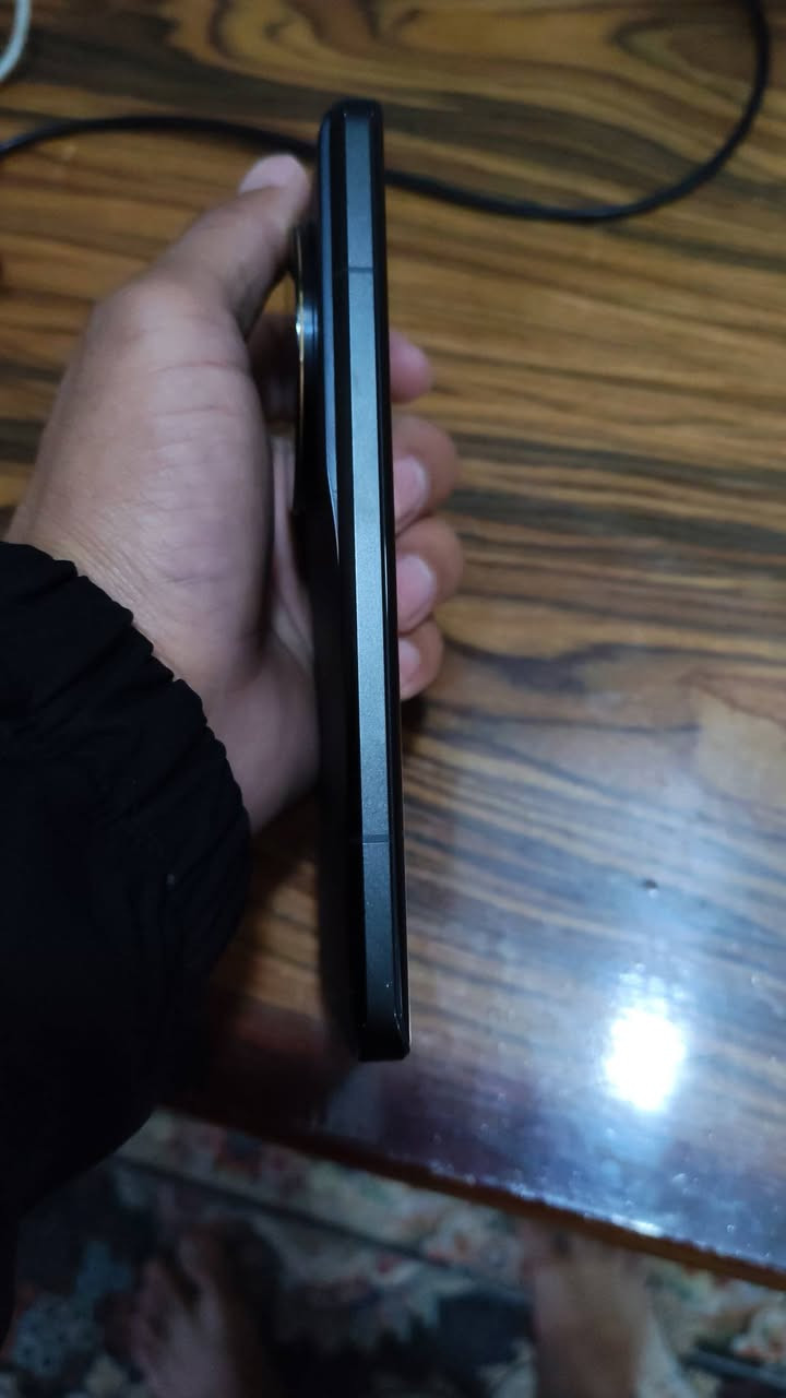 Xiaomi 13 Ultra
سلام عليكم اخوان
جهاز للبيع شاومي 13 الترا روم عالمي ذاكره 256
جهاز نضيف 90% ملحقات كامله
اجهاز معروفه موصفاته 
المعالج/Snapdragon 8 Gen 2
كامرات من لايكا لألمانيه بوبجي 120 فريم
شاحنه 90W
العنوان بغداد المحموديه السعر 600 وبي مجال حك لجييه للشراي


**إذا كنت صاحب هذا الإعلان وتريد حذفه لأي سبب، رجاءا أرسل رسالة إلى الدعم الفني**