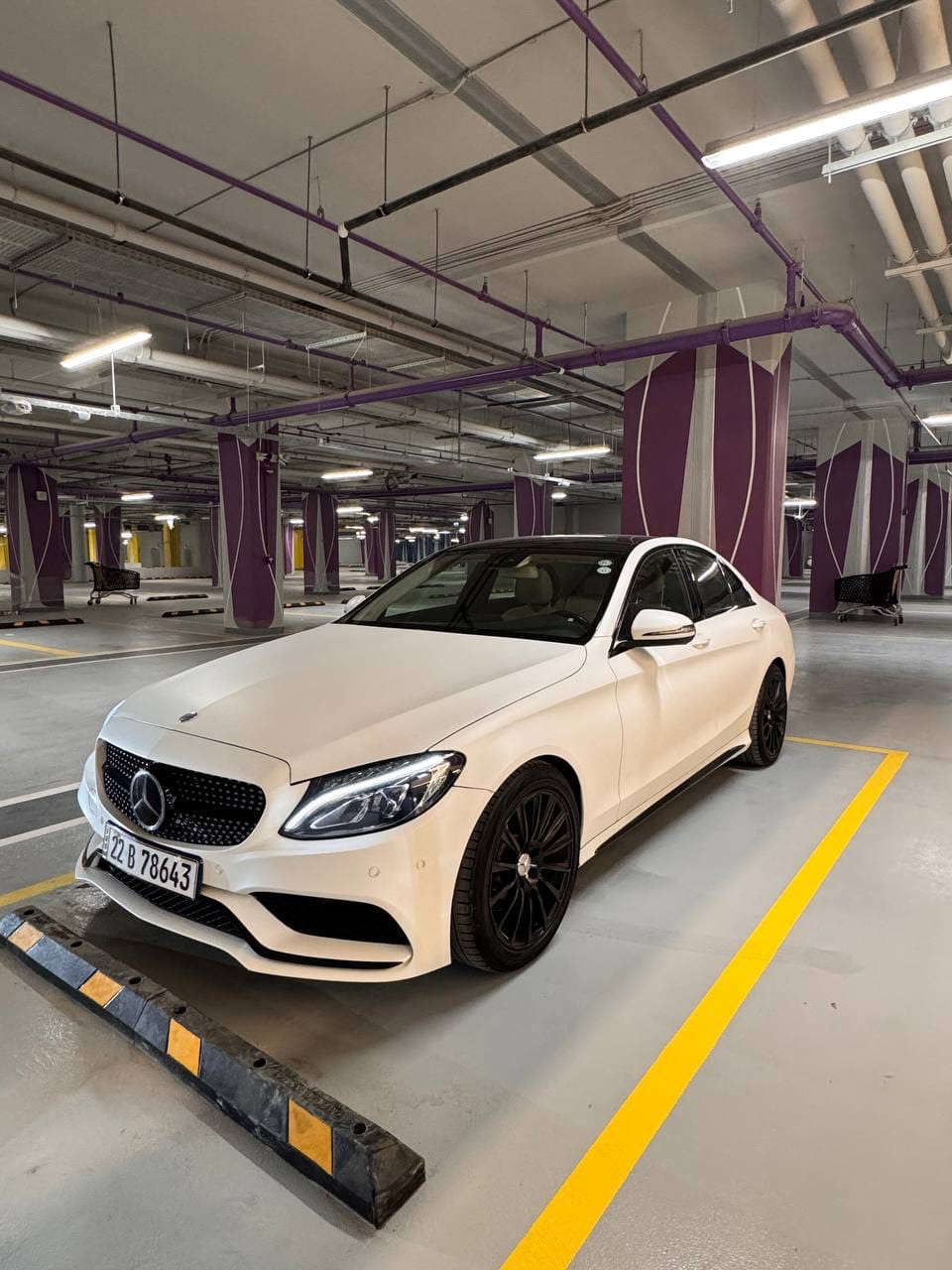 Mercedes-Benz C300 – American Specs 🇩🇪
الموديل : [ 2017 ]
المحرك : [ I4 / 2.0 - Turbo ] ⚡️
الگير : [ أوتوماتيك ] 
الممشى : [ 70 الف ميل ]
اللون : [ أبيض - صدفي ] ⚪️
الحالة : [ السيـارة وارد أمريكا ضررهـا البنيد فقط ! ]

[ السعـر .. $21,500 قابـل للتفـاوض ✅ ] 

[ الـــــمـــواصــفـــــات ]

- السيـااارة فووول أعلـى مواصفـات للأخير 1 / 1 

الموقع : [ بغـداد / حي العـدل ] 📍

للتواصل واتس اب او اتصال : [ *********** ]

#mercdes #benz #c300 #amg #yasser_erbil
