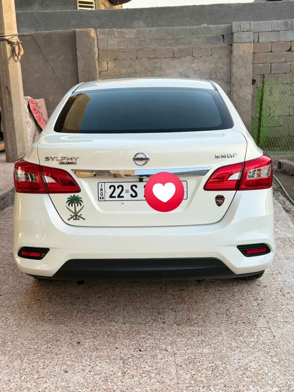 سلام عليكم البيع نيسان سنتره  موديل 25 ماشيه 2000 كفاله عامه داخل اسود مكاني بصرة سعر  129بيهاا مجال تصال ***********
