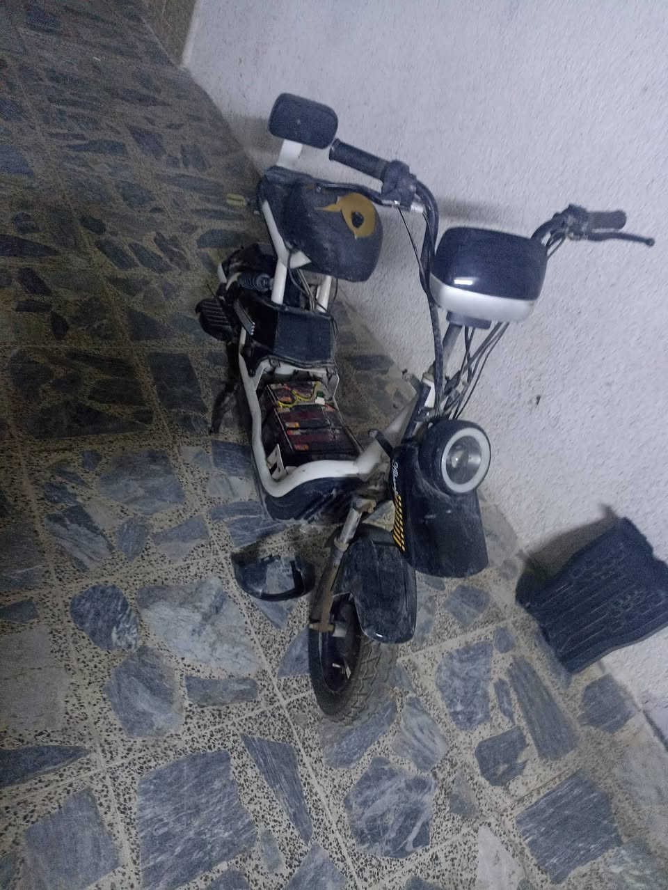 سلام عليكم دراجة شحن للبيع موديل 2024مستخدمة للبيت فقط مستخدمة ثمانية أشهر ومتروكة اربعة اشهر وسعرها 300الف 
تواصل
***********
وتساب فقط
