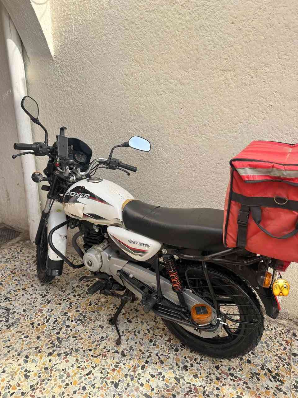 سلام عليكم دراجه بوكسر مرقم كامله من كلشي اريد سايق يصعد بيه شيطيني أنعم الله بس كون قريب علي بنوك شعب مدينه حيور هذا رقمي للاستفسار *********** 
واتساب فقط
