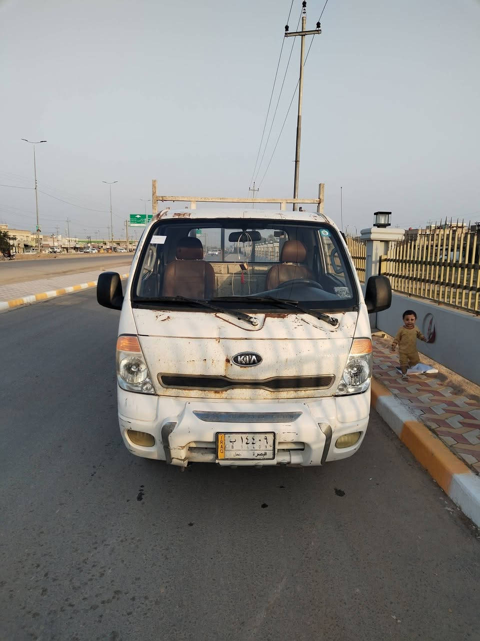 سلام عليكم
كية بنكو فحل مكينه 3000
سيارة خير من الله مكينه جديده لاتنقيص ولاتبخير كير حدادية تبريد كله جاهزه رقم بصرة باسمي سنويه لل ٢٠٢٨ تانكي كاز ١٢٠ لتر تايرات الخلفيه محور ١٤ سياره جاهزه من كلشي تراي وين متريد غير متواجد ع فيس رقم ***********
