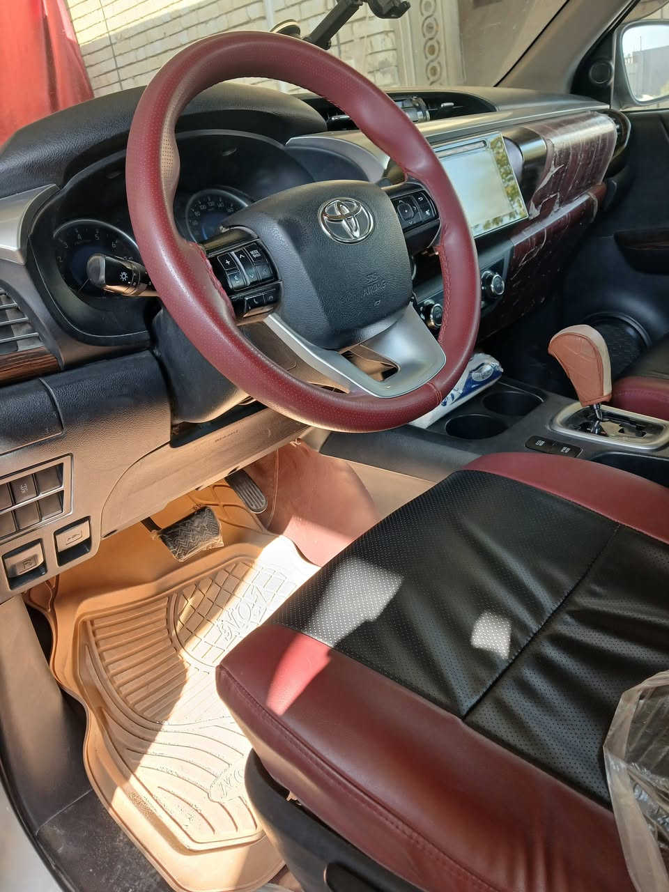 بيكم تيوتا هايلوكس موديل 2020 ناصي بأسمي شركة ساز ماشيه ١١١ الف كم رقم بغداد مشروع وطني السعر 265الشر اي يتصل بيه خير ويدلل ***********
