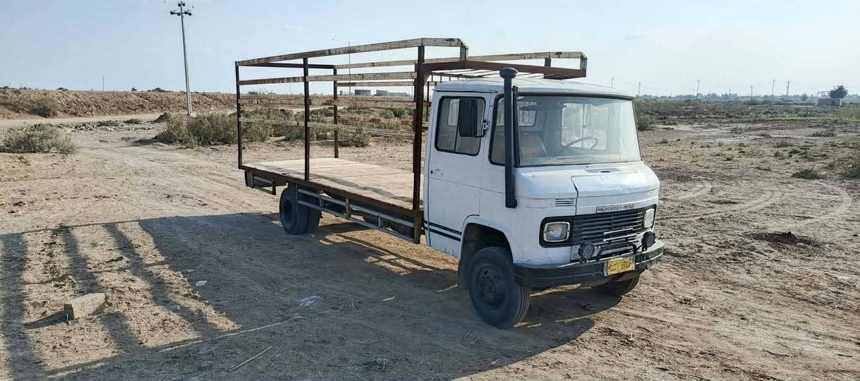 سلام عليكم سياره خرسه مارسدس للبيع تخم تاير حداديه جديده كير ومكينه صلاح الدين لا بخار ولا تنقيص كهربائيات كله شغاله سياره جاهزه دوشمه جديده  رقم نينوه شراي يتصل وبي خير ويدلل عنوان واسط الكوت ***********
