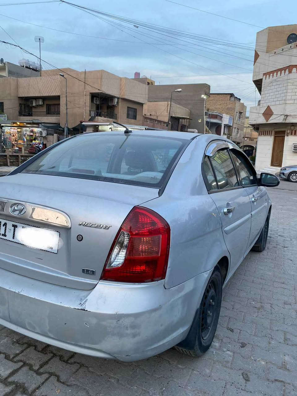 السلام عليكم أكسنت خليجي موديل ٢٠٠٩ سنويتها تنتهي ٢٠٢٧ محرك ١٦٠٠  رقم انكليزي مكفوله كفاله عامه من الصبغ بيها ثلاثه طخات ممصلحه واضحه بالصور سونرها مرفق مكانها بغداد الاعظمية السعر عل الخاص *********** بغداد, العراق
