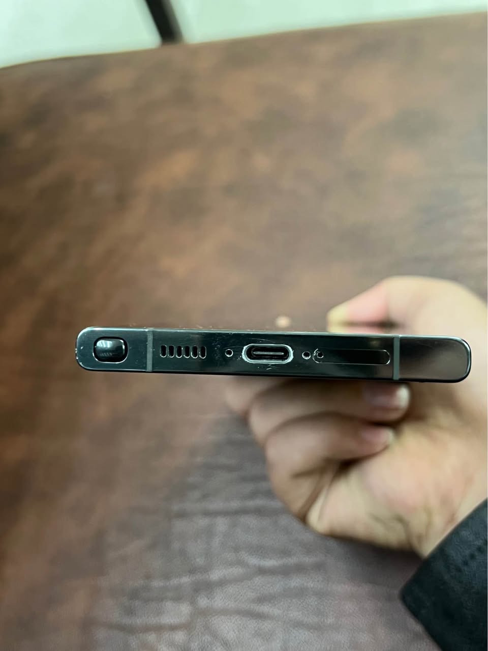 السلام عليكم 
جهاز سامسونك s23 الترا 
ذاكره 512 نص تيره 
امريكي تك سيم كارت
الجهاز نضيف كلش اخو الجديد 
كلشي شغال بي 
مكاني بغداد حي العامل 
رقمي *********** بغداد, العراق
