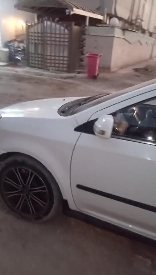 السلام عليكم من رخصت الادمن كروز ام كيا ١٣ سياره مكفوله من الضربه والصبغ بيع فقط الدواير مصبوغات كير محرك حداديه خير من الله سنويه نافذه ٢٤ سعر ٣٢ وبيه مجال مكان السياره حله حي العسكري قرب مركز المنتصر موبايل ***********
