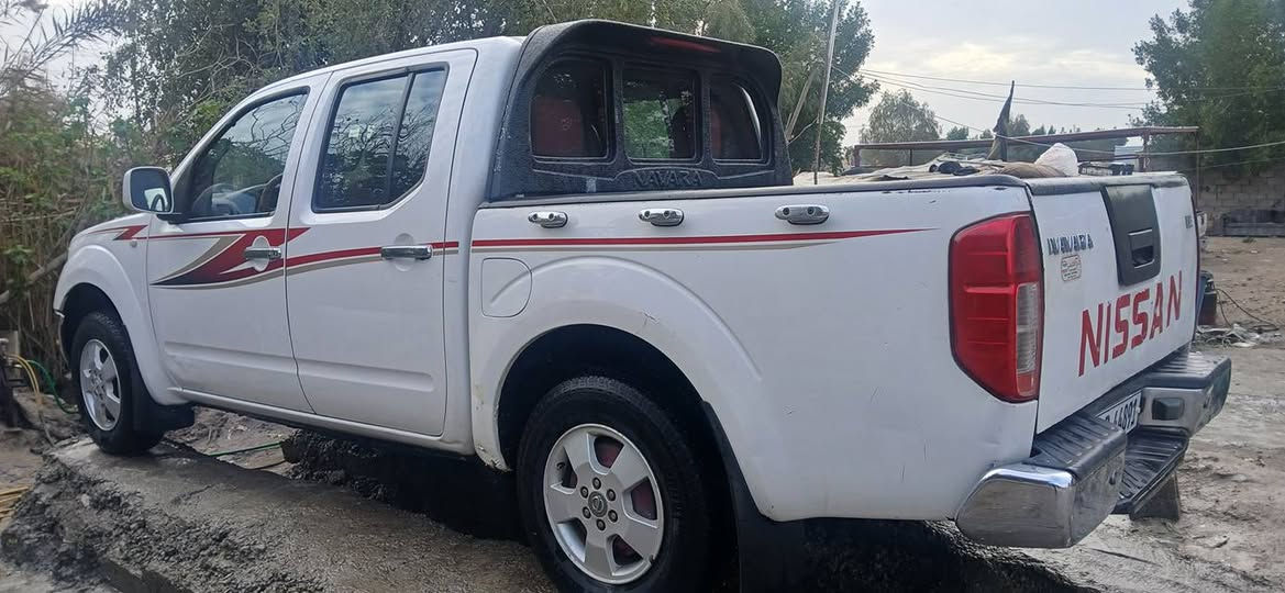 السلام عليكم بيكم نيفارة للبيع موديل 2009 او توماتيك بدون صبغ كير ومكينه مكفولات صدرتجم تاير جديد رقم دولي بسمي لسعر  105وبيه مجال مكان لسياره بغداد  لرقم ***********
