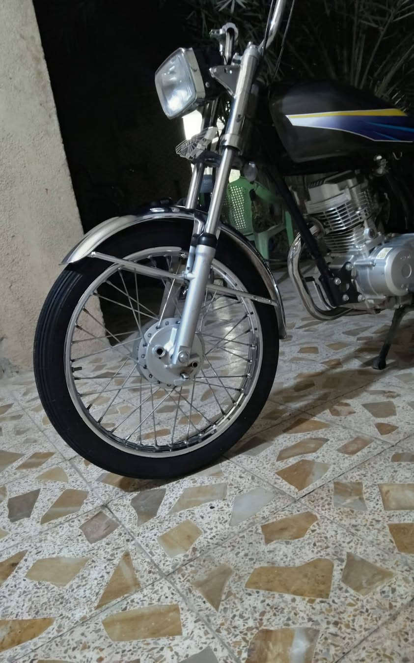 سلام عليكم 
دراجه نامه (اوراق) أصولي فول نضافه مامتعوبه مفتوحه مره وحده 
السعر 600 وبيه مجال 
ناصريه مركز 
المو شراي لايراسل متوازي عل بيعته 
***********
