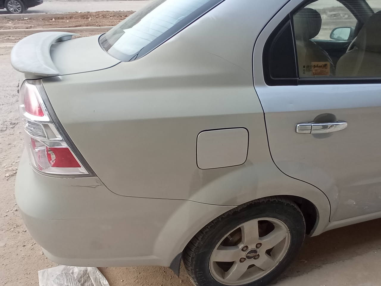 افيو موديل ٢٠١٣ لون سلفر ماشية ٢٠٠ ما بيها نقص تبريد شغال حداديه كامله حالة المحرك جيده جدا السيارة فقط لأستخدامي الشخصي لكن بيها تبديل الجنطه وصبغ جارد الجنطة والجاملغ الخلفي والدعامية الخلفيه . السعر 70 ، ممتواجد ع الفيس ، للأستفسار ***********
