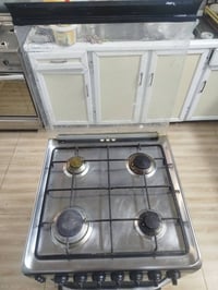 للبيع طباخ اربع عيون نضيف كلش للتواصل 07744496213