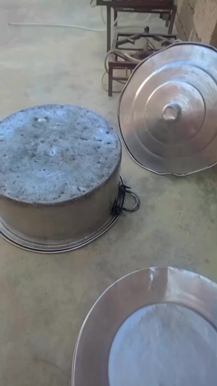 السلام عليكم /شيف متفرق يوم العيد 
يوجد طباخ شيف متفرق يوم العيد عندك ذبيحه 
عندك عزيمه وحاير منو يطبخ الك خابر وتدلل 
شرط طبخ مرتب وطعم فول والاسعار مناسبة جدا 
للاستفسار 
***********
