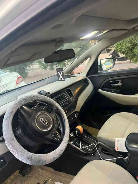 السلام عليكم كيا كارنز مديل 2014خليجي 7 راكب بنوراما بغداد بسمي ماشيه 160 كير مكينه تبريد كله كفاله جاهزه مال جناي بيه جامرلوخ خلفي صبخ السعر 140 مع المجال البسيط مكان السياره ديالئ جديده الشط رقم ***********
