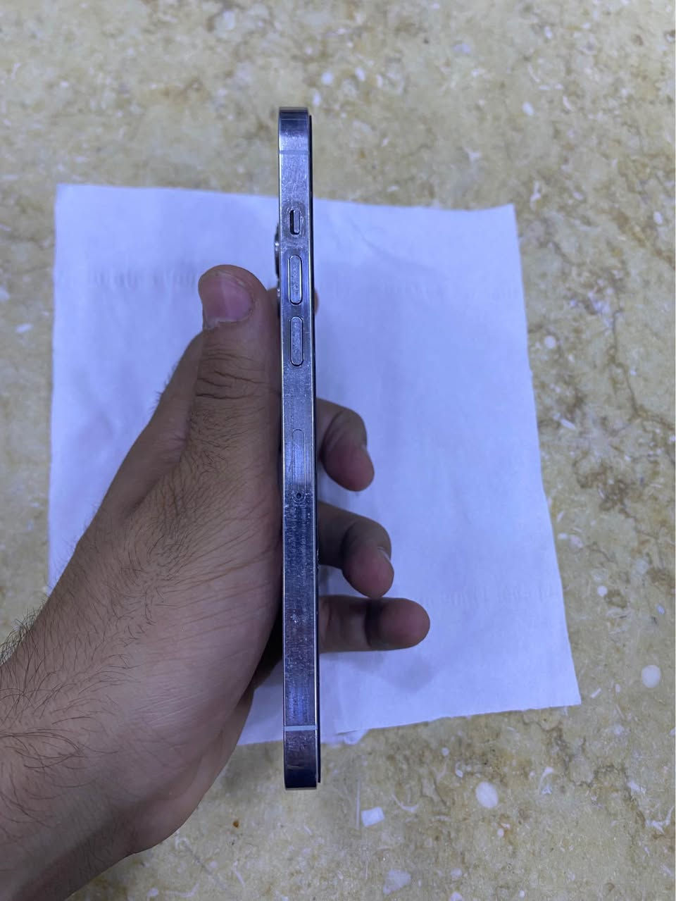 السلام عليكم 
ايفون 12 برو ماكس 
ذاكره 128 شرق اوسط 
بطاريه 81 
جهاز وتر بروف مكفول شرط فحص
ملحقات كارتونه فقط 
السعر 425 الف 
مكاني بغداد بلديات 
رقمي *********** واتساب فقط بغداد, العراق
