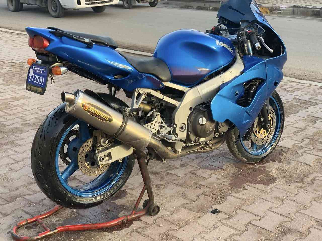 السلام عليكم كاوكسي مكينه٩٠٠ لون ازرق مكفوله كفاله عامه مكينه بجيس دراجه حلوه وناعمه كفر شوفت عينك باقي مكفول السعر ١٨ورقه وبيه مجال حك جيه 
مكاني بغداد شعب صيطره قديمه***********
