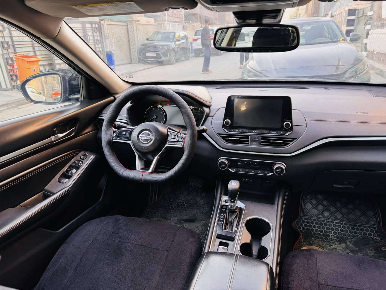 السلام عليكم
للبيع نيسان اليتيما 2019 وارد امريكي . 
حادثها جاملغ وحافه البنيد . بدون داخل . 
رقم بغداد الدولي الجديد باسمي تحويل مباشر .  محرك 2,500 اربعه سلندر . 
كير محرك خير من الله . 
صدر امامي خلفي جديد . 
تخم تاير جديد . تبريد ثلج . 
السياره جاهزه من جميع النواحي 
السياره فول مواصفات 1/1 فئه SL  اعلى فئه 
فتحه . بصمه . تشغيل عن بعد . شاشه كبيره . كامره خلفيه . شاشه دجتل . 
تبريد بيانو . تدفئه كشنات + تدفئه ستيرن . 
دركه D . تبريد قطعتين . كشنات جلد . 
كشنات كهرباء. رادرار امامي خلفي جاني . 
نقطه عمياء . تحديد مسار . اوتو هولد .
هانك بريك بصمه . تبريد منفصل . 
نقطه عمياء . تحكمات ستيرن جهتين . 
كروز سرعه . اتركشن كونترول . 
سستم سماعت BOSE . عدد 9 محيطي . 
شاشه اعطال . تبريد قطعين . 
بك لايت لد . لد نهاري . لايت عدسات زينون . ويل كب . حساسات خلفيه . 
السياره فول مواصفات للاخير . 
السعر 143ورقه وبيها مجال . 
مكاني بغداد للستفسار ***********
