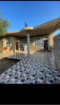 دار للبيع • حي الحرية • بناء طابوق