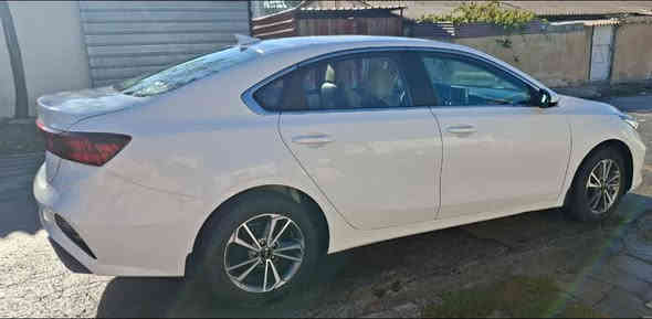 سيراتو 2024
للبيع
 حساسات تبريد قطعتين 
فتحة بالسقف
 مريات شفط
  بيها بعد موصفات
 رقم دهوك 
ماشية 22 الف
 بعدها زيرو محرك 20
مكان السيارة موصل 185 بيها مجال
للاستفسار
***********
***********
