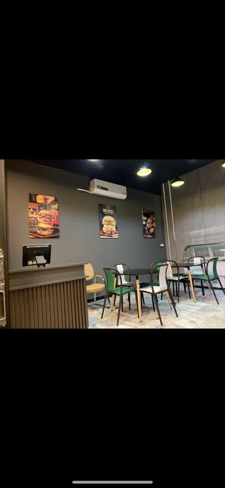 مطعم للبيع وبسعر مناسب جدا
اخوان المطعم جاهز مع الاغراض كامل اغارضه كله جدد وديكورات 

مساحه المطعم 50 متر مربع

يحتوي مطبخين واحد الباب مالته على الخارج معزول والثاني داخل المطعم للوجبات السريعة ويحتوي على غرفه ترهم للسكن مجهز كامل بالسبالت والاجهزه والكاشير وكل مواد التحضير والتجهيز 

العنوان 

طريق عامرية ابو غريب 

داخل مجمع نجمة بغداد مقابيل مجمع البدور

المجمع يحتوي على الف وحده سكنية كله مسكون والمطعم اله زبائن داخل المجمع وخارج المجمع 

مجمعات اثنين عليه

السعر النهائي 12 مليون والسعر بلاش ومكلفنه اكثر من هل رقم مبين عدكم من صور من الجامه خانه والاجهزه والديكور لان اشتغلنا من صفر كله جديد ايجاره 700 الف 

ويوجد مجاور المطعم علوة وسوبر ماركت

للاستفسار ***********
